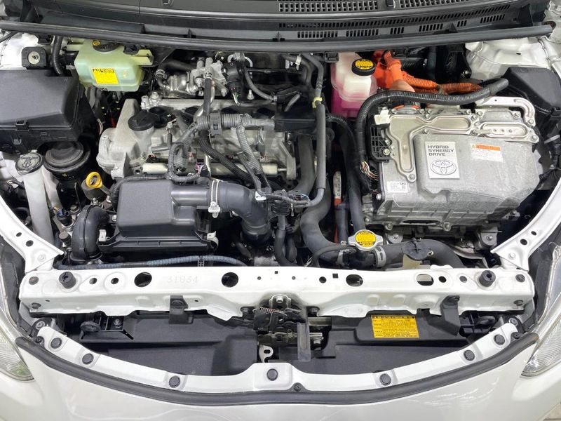 2015 Toyota Aqua DAA-NHP10 (UW-6a72ab17e042d)[4]