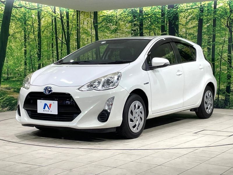 2015 Toyota Aqua DAA-NHP10 (UW-6a72ab17e042d)[12]
