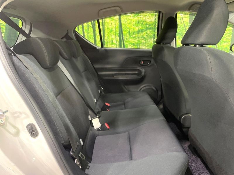 2015 Toyota Aqua DAA-NHP10 (UW-6a72ab17e042d)[23]