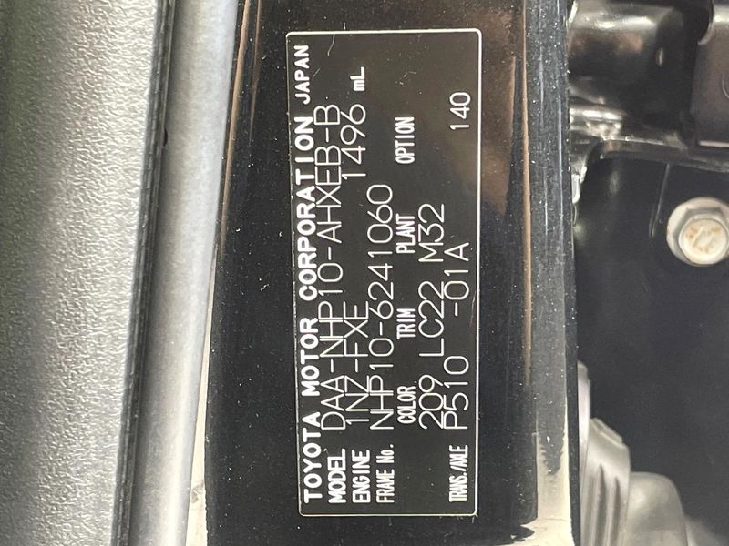2013 Toyota Aqua DAA-NHP10 (UW-6a72ab1cc5911)[1]