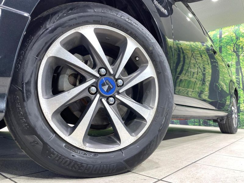 2013 Toyota Aqua DAA-NHP10 (UW-6a72ab1cc5911)[5]