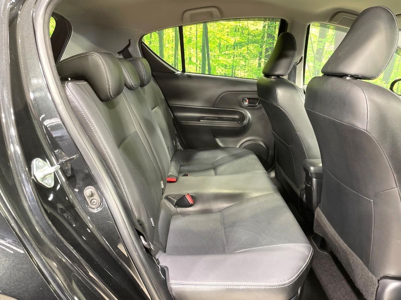 2013 Toyota Aqua DAA-NHP10 (UW-6a72ab1cc5911)[28]