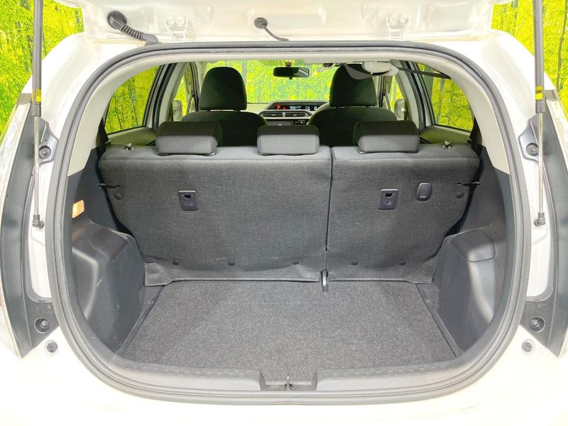 2016 Toyota Aqua DAA-NHP10 (UW-6a72ab201bcbd)[26]