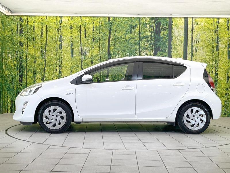 2016 Toyota Aqua DAA-NHP10 (UW-6a72ab201bcbd)[12]