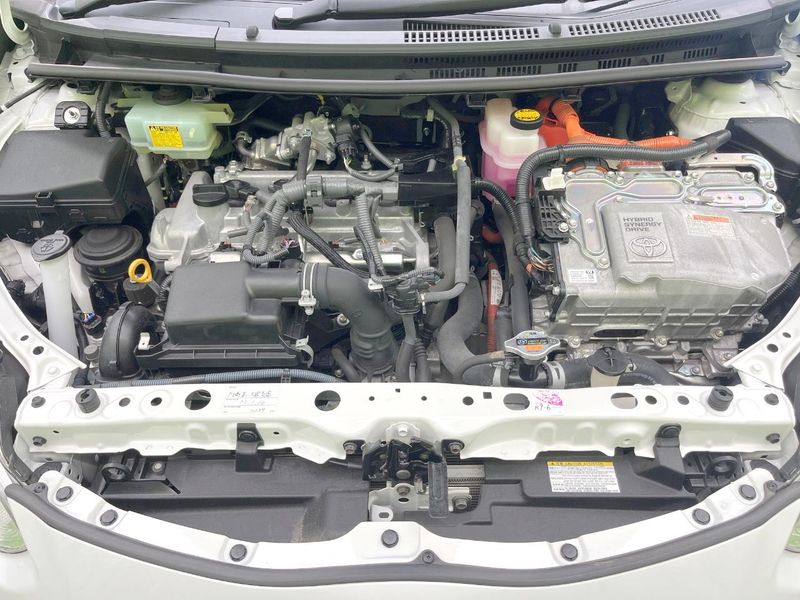 2016 Toyota Aqua DAA-NHP10 (UW-6a72ab201bcbd)[4]
