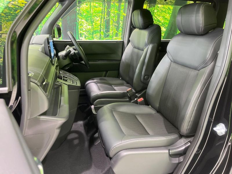 2025 Honda Step Wagon 6AA-RP8 (UW-6a72ab4e7e4b9)[5]