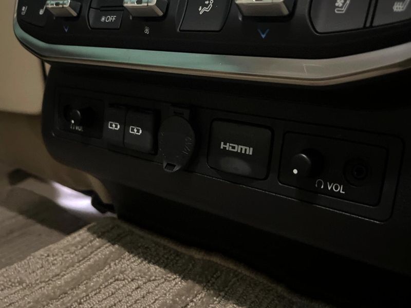 2023 Toyota Land Cruiser 3BA-VJA300W (UW-6a72ab9db7910)[25]