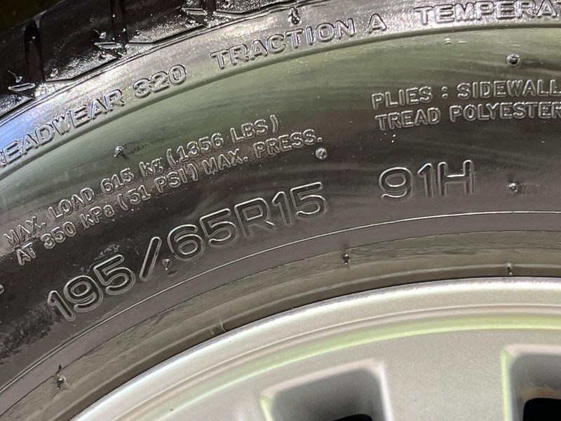 2015 Toyota Voxy DBA-ZRR80G (UW-6a72abd57965f)[15]