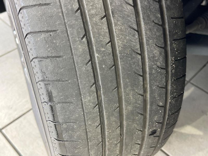 2017 Toyota Voxy DBA-ZRR80W (UW-6a72abdb58ec6)[5]