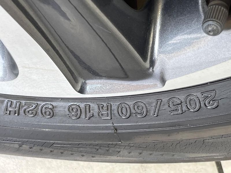 2017 Toyota Voxy DBA-ZRR80W (UW-6a72abdb58ec6)[7]