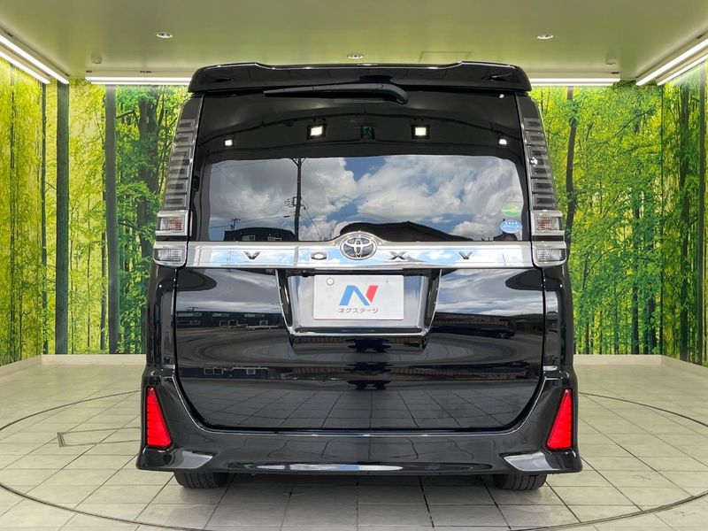 2017 Toyota Voxy DBA-ZRR80W (UW-6a72abdb58ec6)[14]