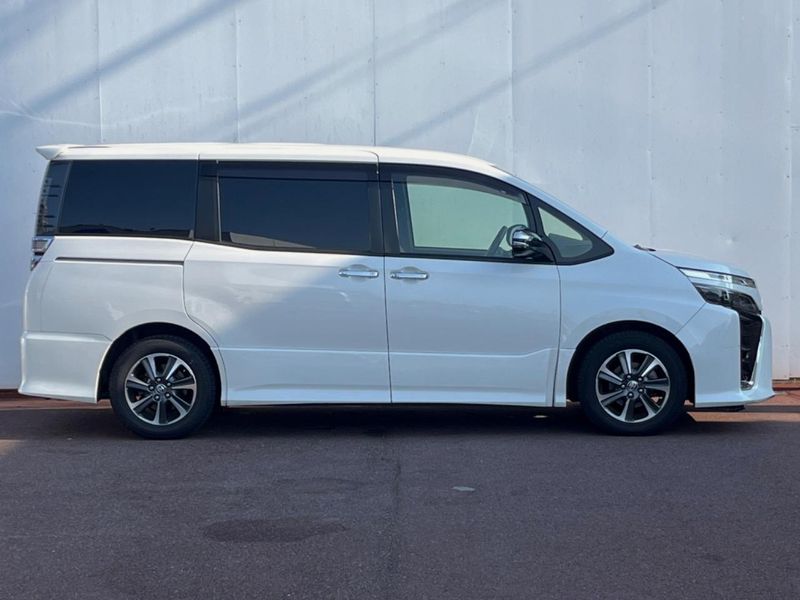2020 Toyota Voxy DBA-ZRR80W (UW-6a72abe352a52)[10]