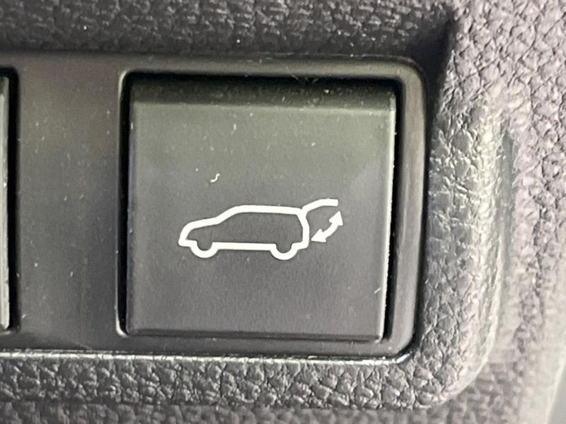 2024 Toyota Corolla Cross 6AA-ZVG13 (UW-6a72abf1ce876)[19]