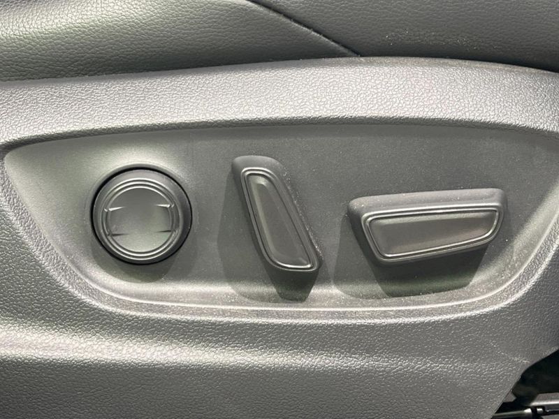 2024 Toyota Corolla Cross 6AA-ZVG13 (UW-6a72abf1ce876)[16]