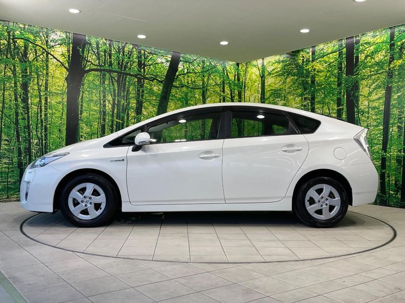 2011 Toyota Prius DAA-ZVW30 (UW-6a72abfa7eb47)[25]