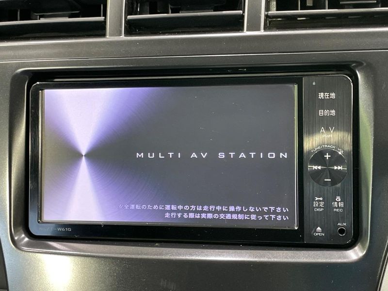 2013 Toyota Prius α DAA-ZVW40W (UW-6a72abfd10b45)[6]