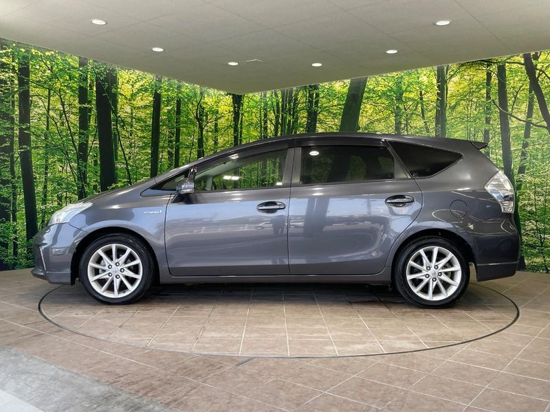 2013 Toyota Prius α DAA-ZVW40W (UW-6a72abfd10b45)[13]