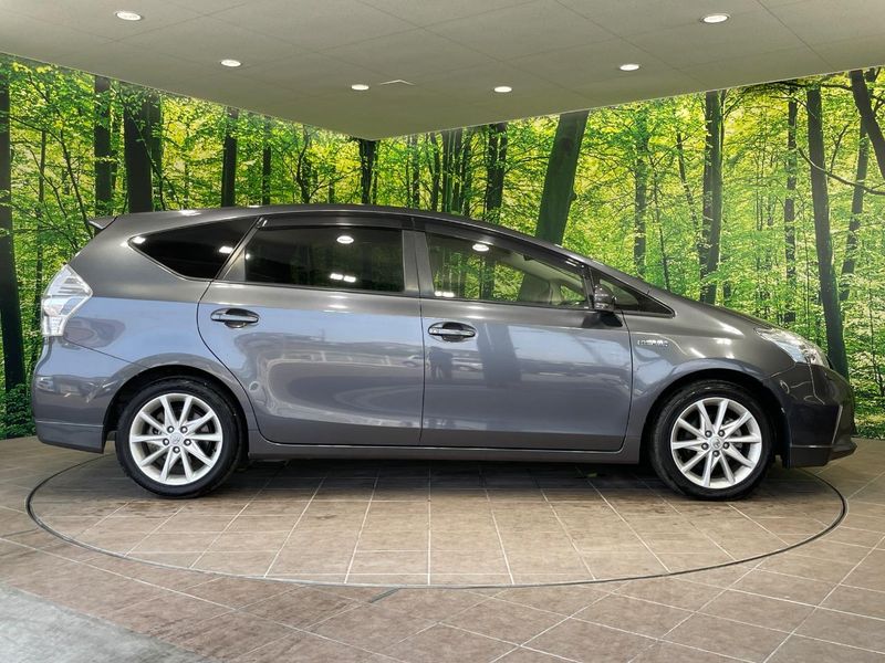 2013 Toyota Prius α DAA-ZVW40W (UW-6a72abfd10b45)[17]
