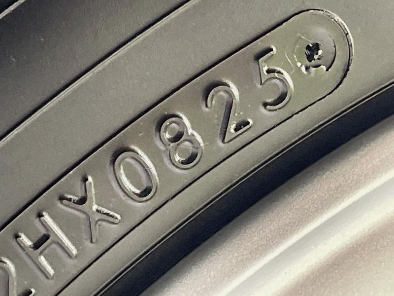 2020 Toyota Prius α DAA-ZVW41W (UW-6a72abfdb79da)[5]