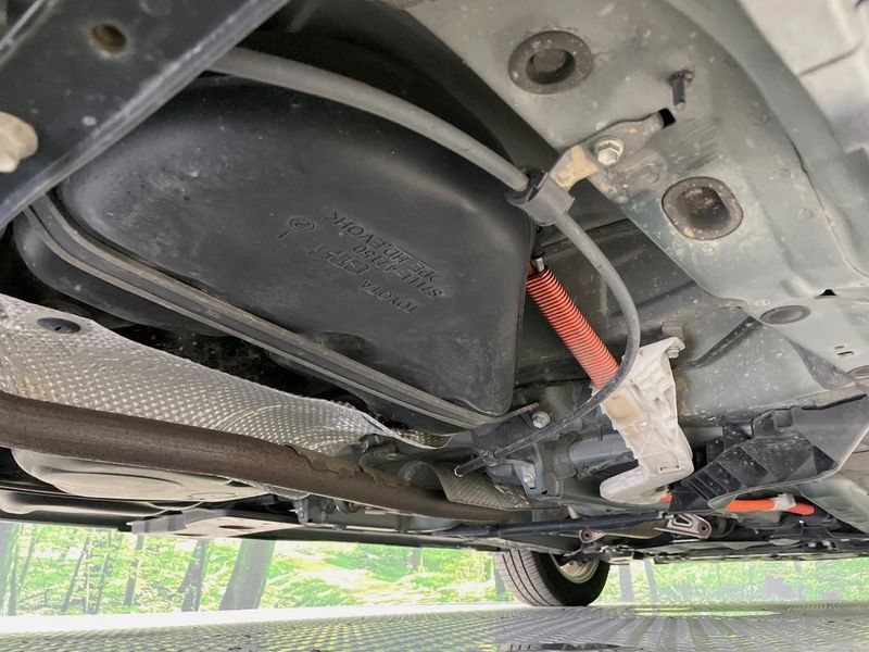 2020 Toyota Prius α DAA-ZVW41W (UW-6a72abfdb79da)[23]