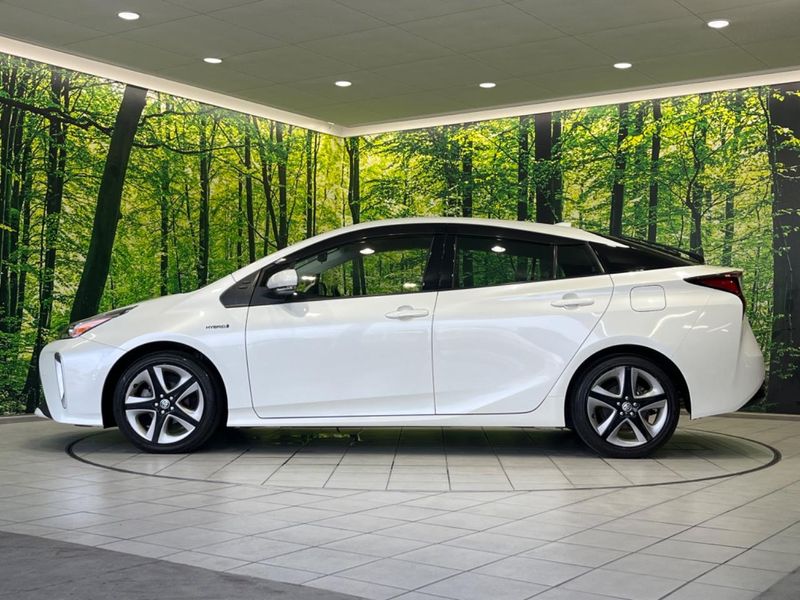 2019 Toyota Prius DAA-ZVW51 (UW-6a72ac0b6281c)[18]