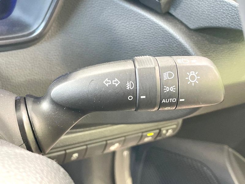 2020 Toyota Corolla Touring 6AA-ZWE211W (UW-6a72ac113abaa)[18]