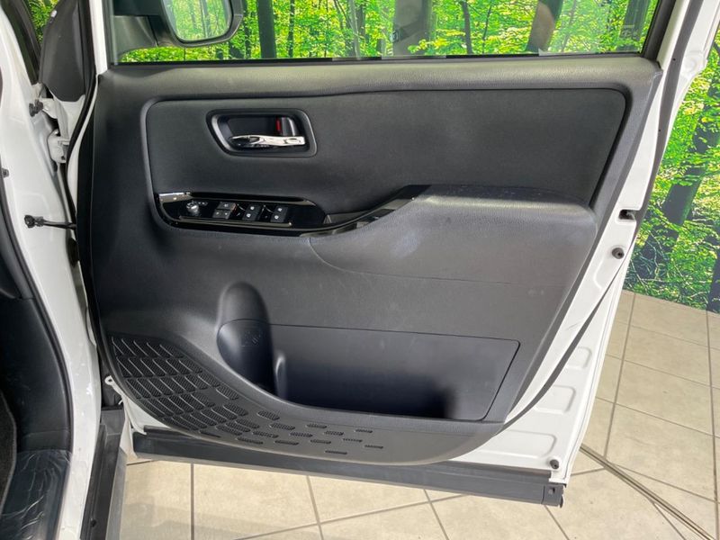 2020 Toyota Voxy DAA-ZWR80W (UW-6a72ac1aea7c8)[21]