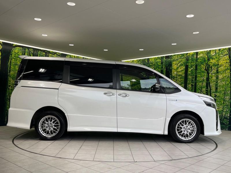 2020 Toyota Voxy DAA-ZWR80W (UW-6a72ac1aea7c8)[9]