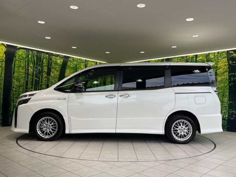 2020 Toyota Voxy DAA-ZWR80W (UW-6a72ac1aea7c8)[13]