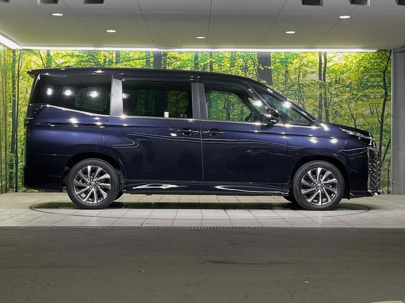 2022 Toyota Voxy 6AA-ZWR90W (UW-6a72ac1d0dfef)[7]