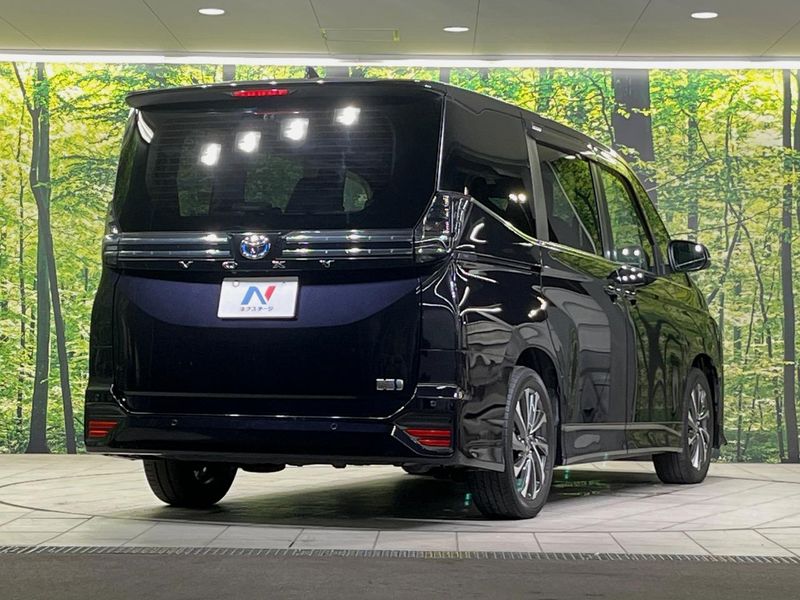 2022 Toyota Voxy 6AA-ZWR90W (UW-6a72ac1d0dfef)[8]