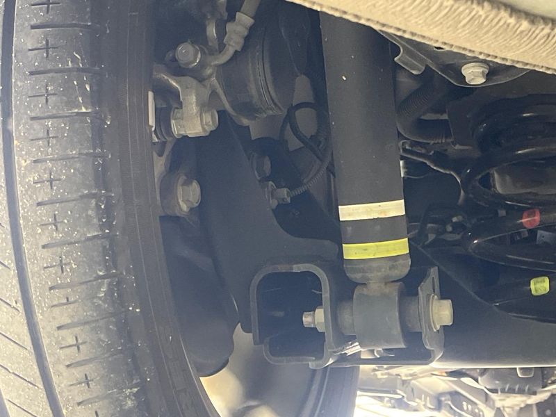 2022 Toyota Voxy 6AA-ZWR90W (UW-6a72ac1d2439a)[13]