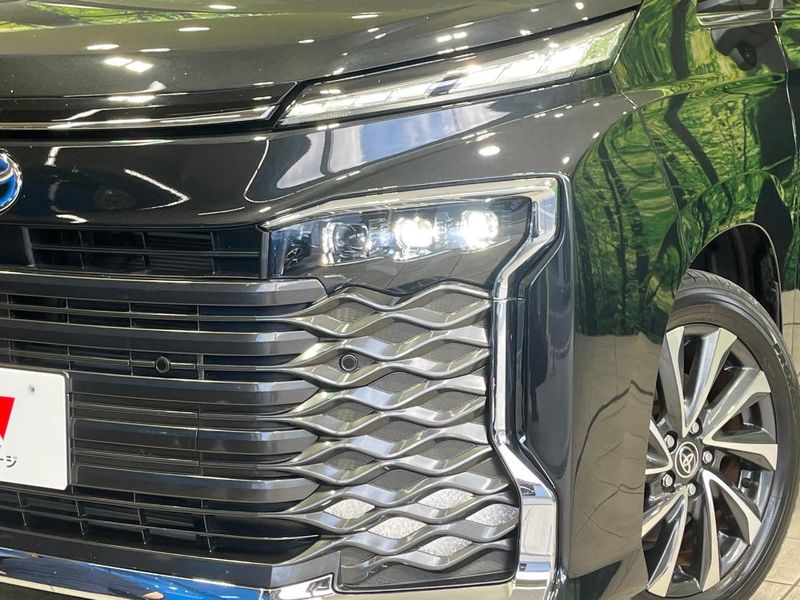 2022 Toyota Voxy 6AA-ZWR90W (UW-6a72ac1d2439a)[15]