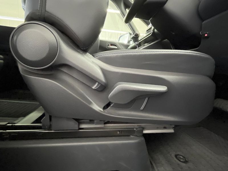 2023 Toyota Voxy 6AA-ZWR90W (UW-6a72ac216c349)[12]