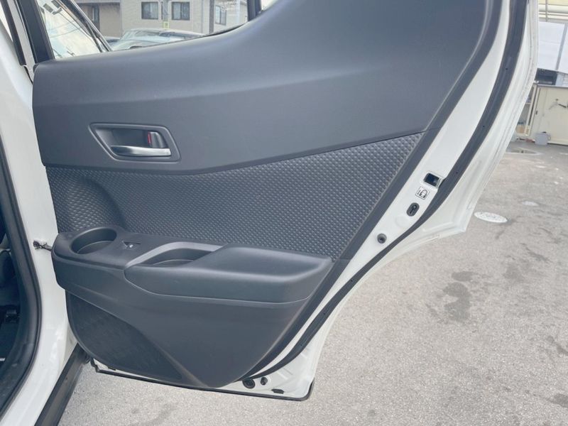 2018 Toyota C-HR DAA-ZYX10 (UW-6a72ac2ed726c)[18]