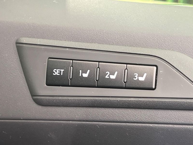 2021 Toyota Alphard 3BA-AGH30W (UW-6a73f9a2b2c49)[29]