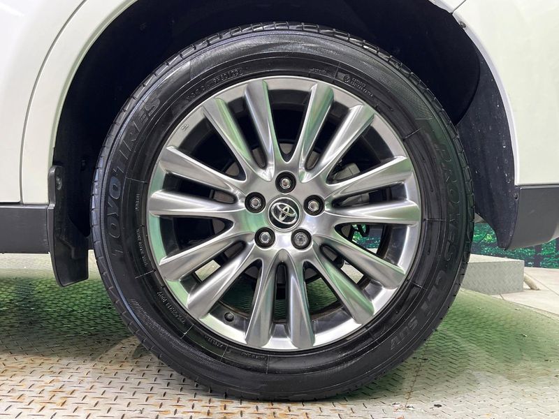 2015 Toyota Harrier Hybrid DAA-AVU65W (UW-6a73f9bf1c090)[28]
