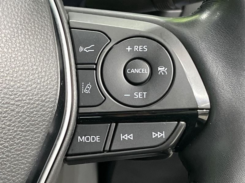 2018 Toyota Crown Hybrid 6AA-AZSH20 (UW-6a73f9e0e71e7)[22]