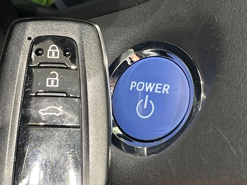 2018 Toyota Crown Hybrid 6AA-AZSH20 (UW-6a73f9e0e71e7)[21]