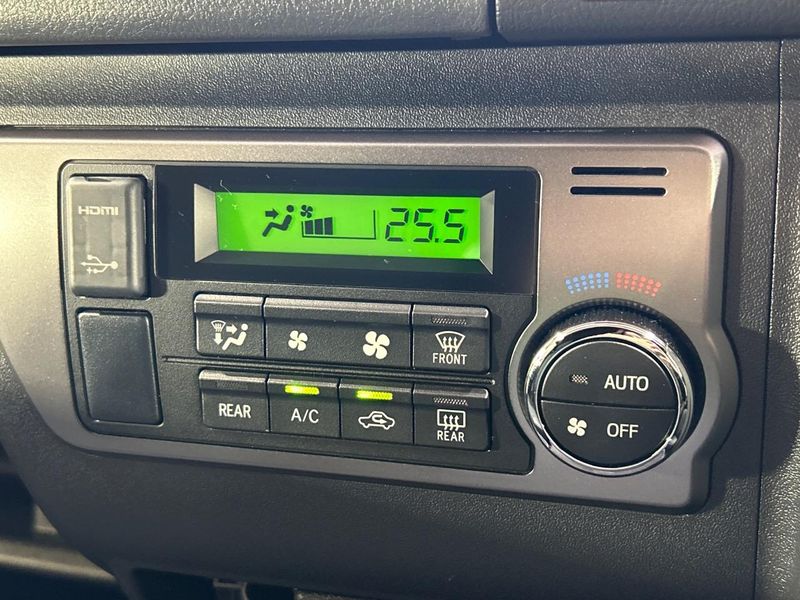 2022 Toyota Hiace Van 3DF-GDH201V (UW-6a73fa6484a3d)[22]
