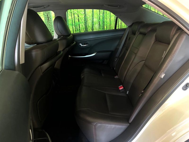 2011 Toyota Crown DBA-GRS200 (UW-6a73fa9267fde)[8]