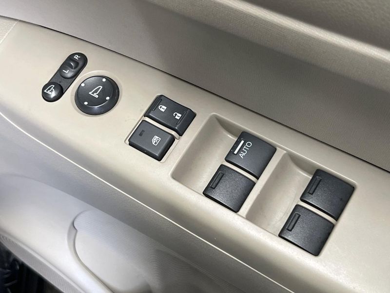 2014 Honda N-BOX DBA-JF1 (UW-6a73faea91be6)[11]