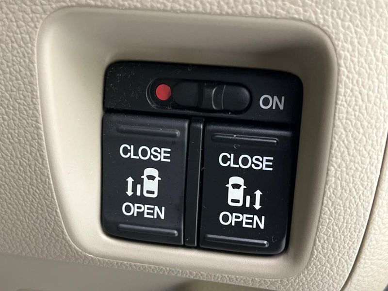 2017 Honda N-BOX DBA-JF1 (UW-6a73faefad4f3)[9]