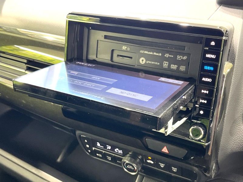 2017 Honda N-BOX CUSTOM DBA-JF3 (UW-6a73faf942c4d)[15]