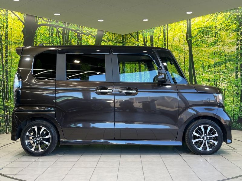 2018 Honda N-BOX CUSTOM DBA-JF3 (UW-6a73fafbbd27e)[18]