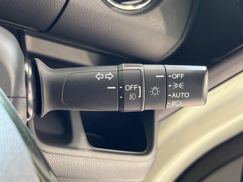 2018 Honda N-BOX CUSTOM DBA-JF3 (UW-6a73fb03c6286)[29]