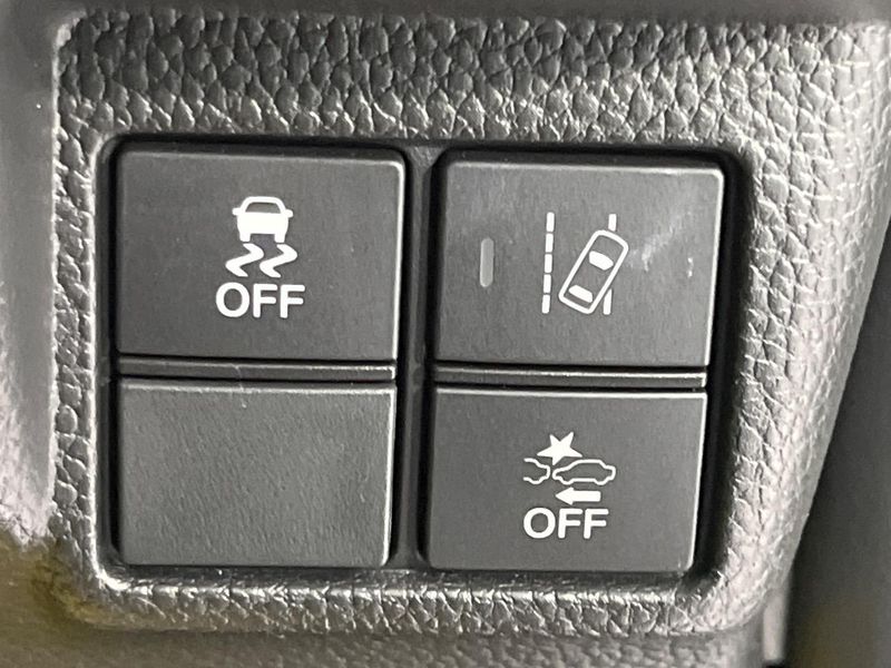 2018 Honda N-BOX CUSTOM DBA-JF3 (UW-6a73fb03c6286)[26]