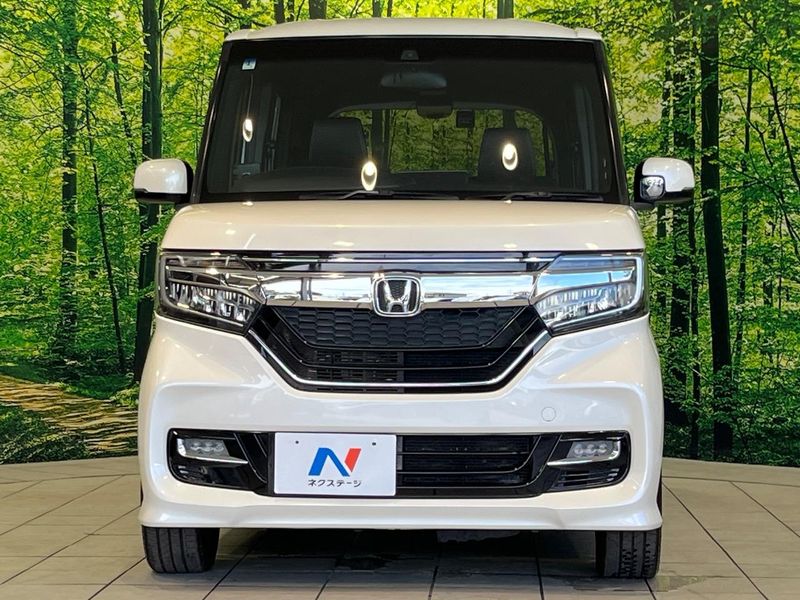 2018 Honda N-BOX CUSTOM DBA-JF3 (UW-6a73fb03c6286)[15]