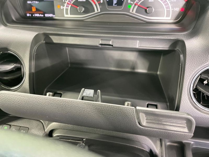2019 Honda N-BOX CUSTOM DBA-JF3 (UW-6a73fb04e5790)[20]