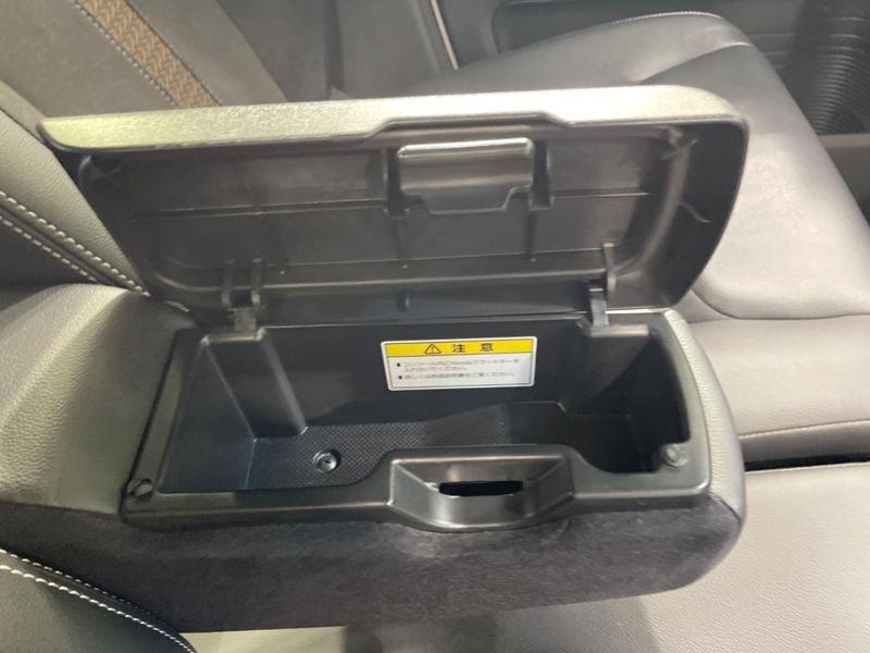 2019 Honda N-BOX CUSTOM DBA-JF3 (UW-6a73fb04e5790)[29]